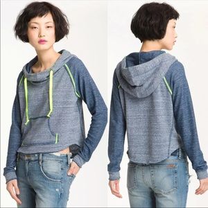 WE THE FREE PEOPLE Two Tone Hooded Pullover Sweatshirt Hoodie Crop navy neon XS